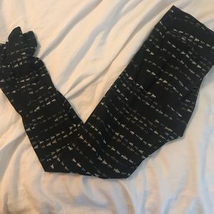 Lularoe OS arrow print leggings
